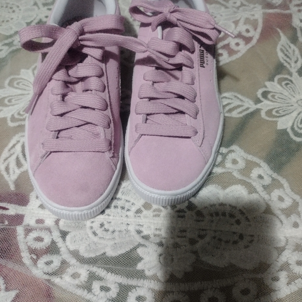 Puma Women's Pink Sneakers